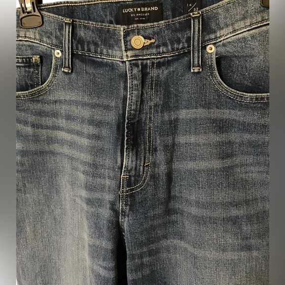 Lucky Brand-NWT “Drew” hi-rise mom jean size 14/32. Just enough distressing! NWT - Picture 9 of 11